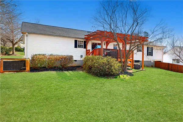 $369,900 | 281 Cherokee Drive, Fair Play, SC 29643