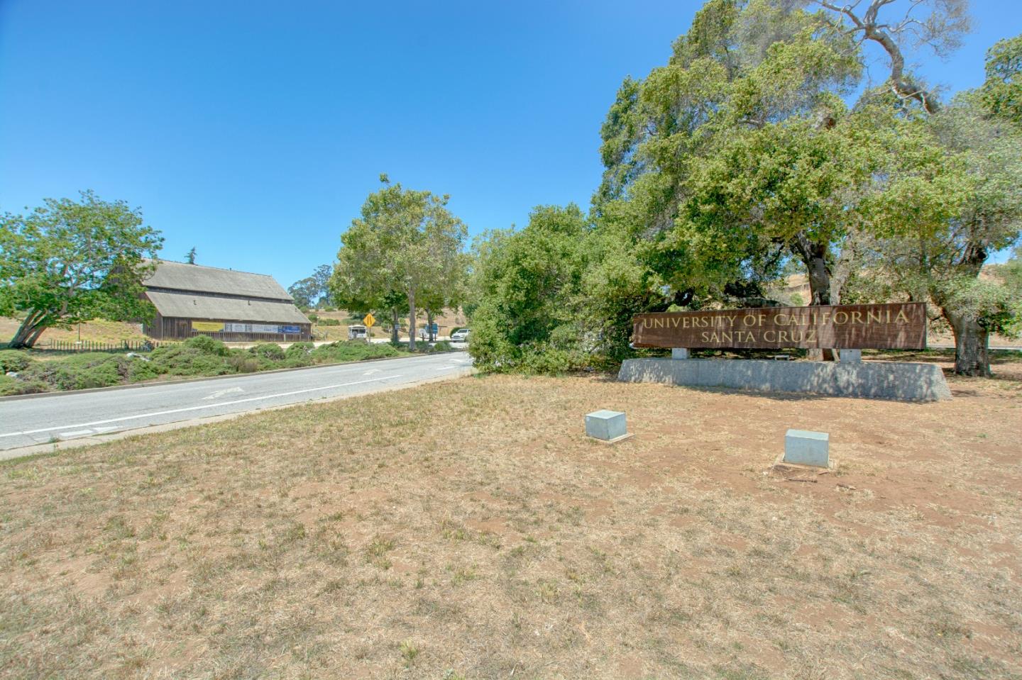 41 Grandview Street, Unit 1204 Santa Cruz, CA 95060 - Photo 22 of 32 a view of a backyard of a house