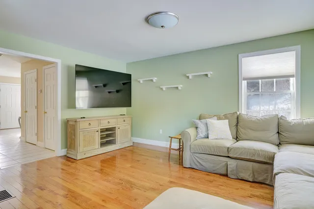 $519,900 | 31 Rosanna Drive, Dover, NH 03820