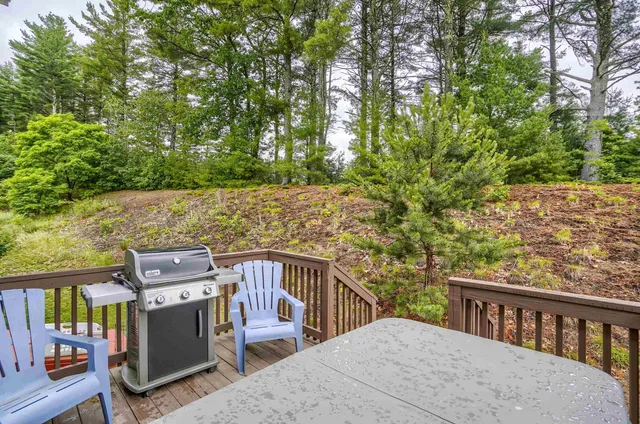 $519,900 | 31 Rosanna Drive, Dover, NH 03820