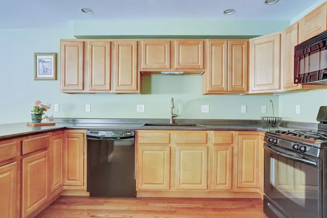 $519,900 | 31 Rosanna Drive, Dover, NH 03820