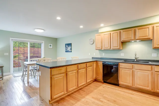 $519,900 | 31 Rosanna Drive, Dover, NH 03820