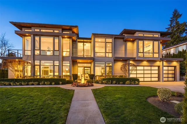 $6,800,000 | 9216 Northeast 13th Street, Clyde Hill, WA 98004