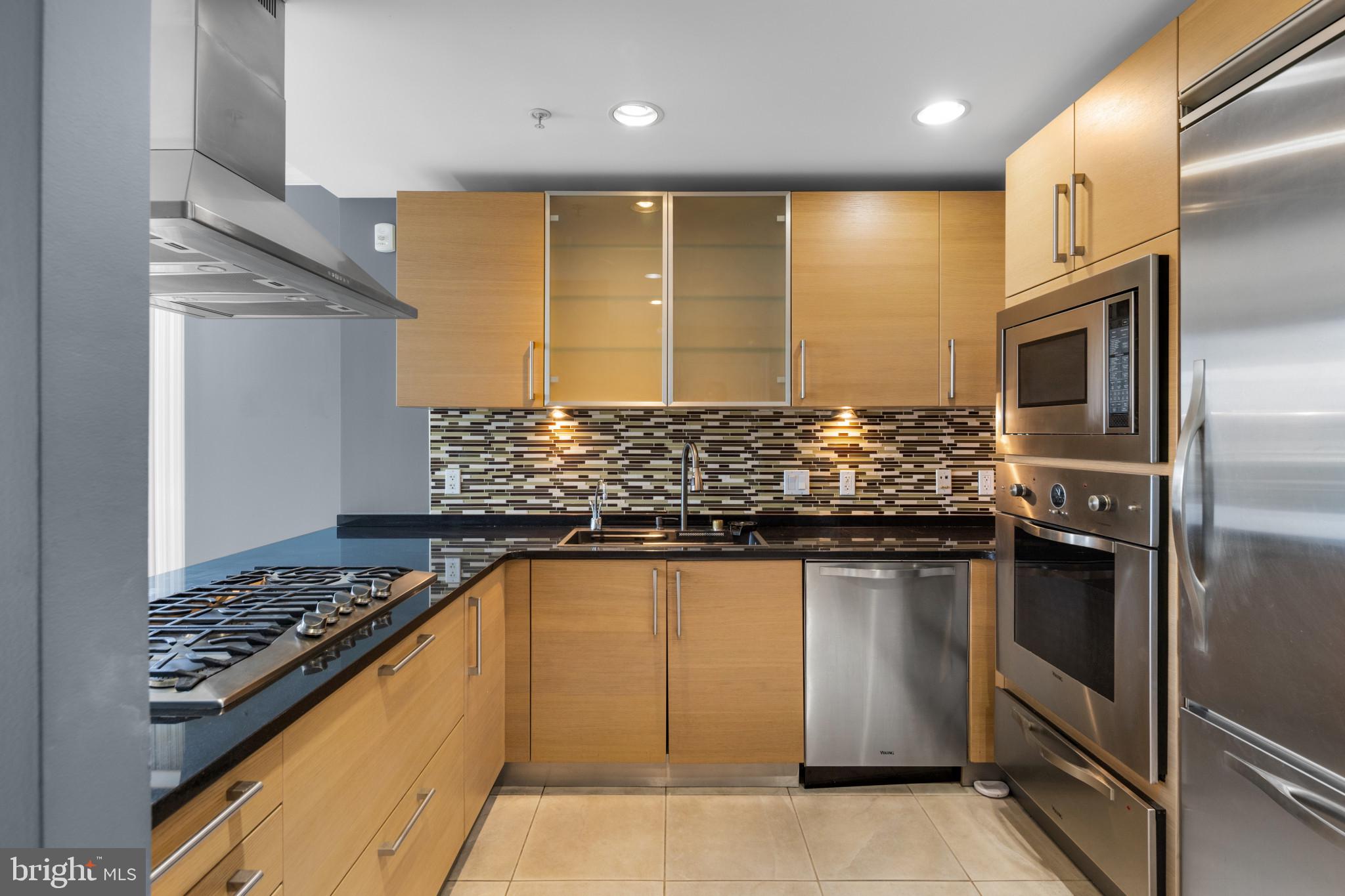 801 Key Highway, Unit P64 Baltimore, MD 21230 - Photo 13 of 52 Gourmet Kitchen with Viking Appliances