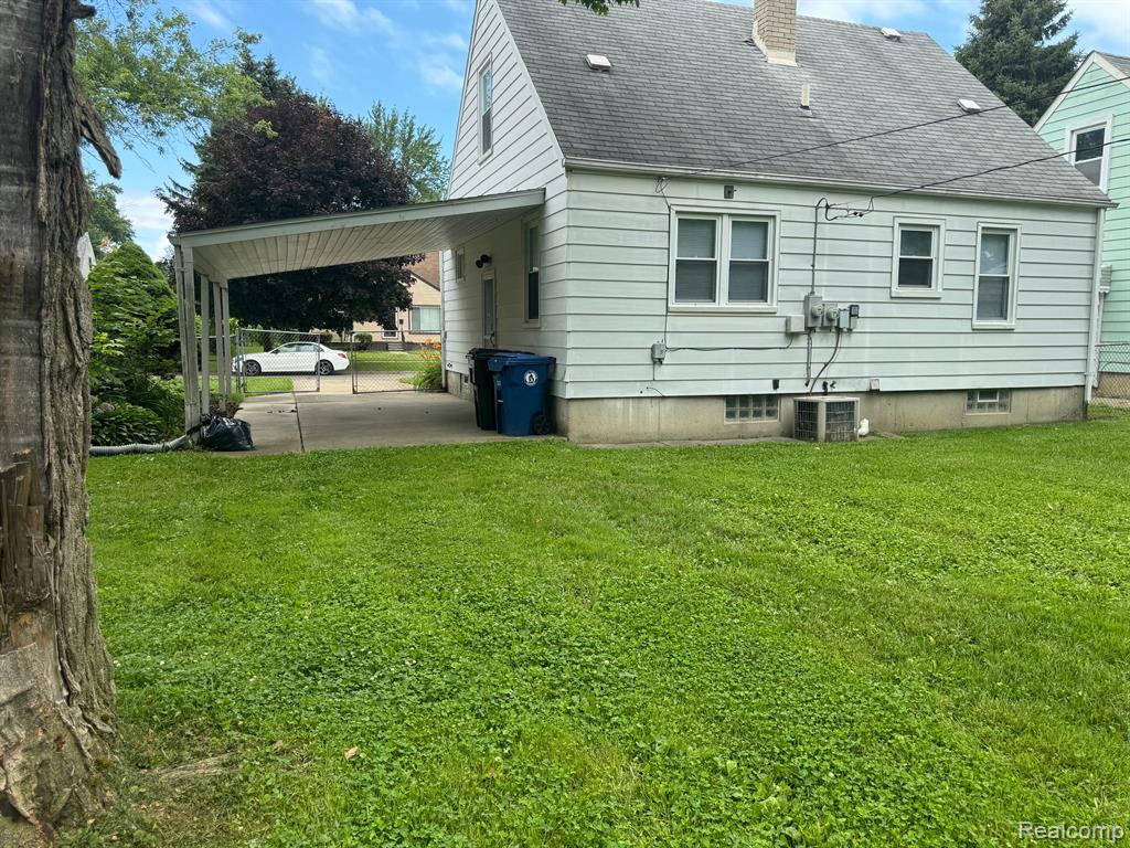 18224 Fox Redford, MI 48240 - Photo 2 of 15