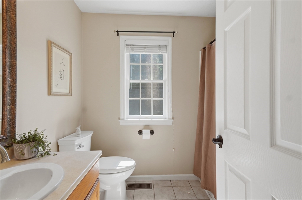 2 Towne Hill Road Haverhill, MA 01835 - Photo 29 of 42
