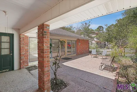 $345,000 | 991 Colonial Drive, Baton Rouge, LA 70806