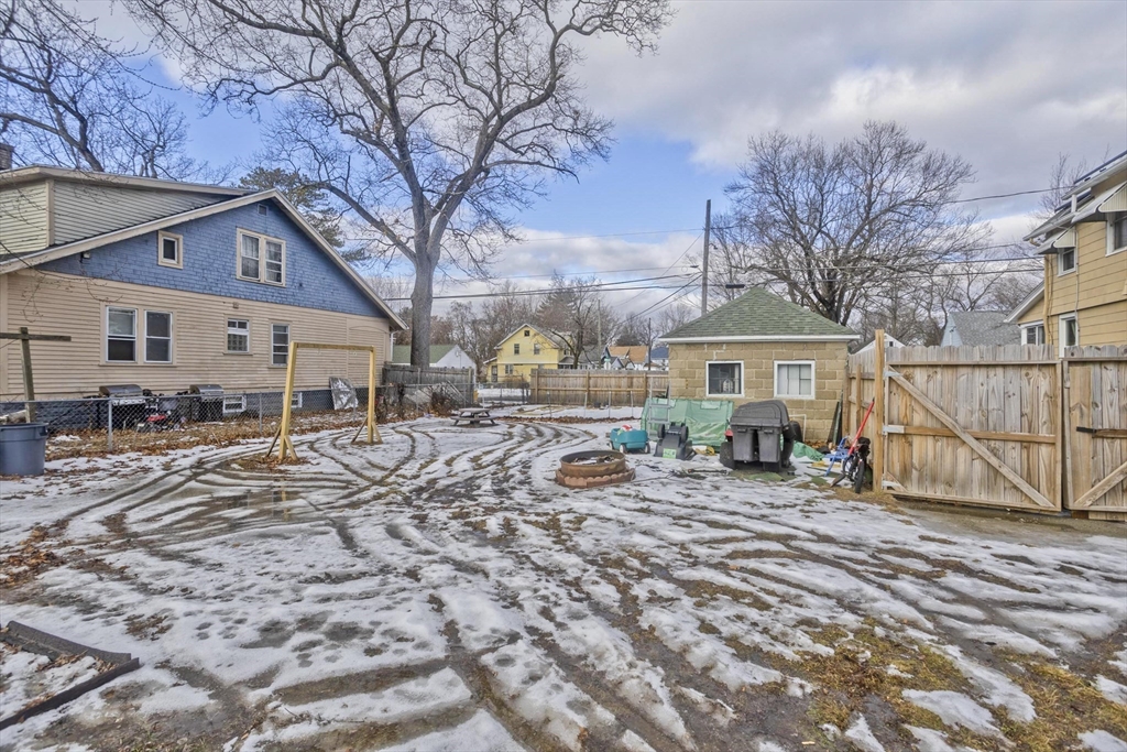 41 Embury Street Springfield, MA 01109 - Photo 7 of 41 Gallery Image 7