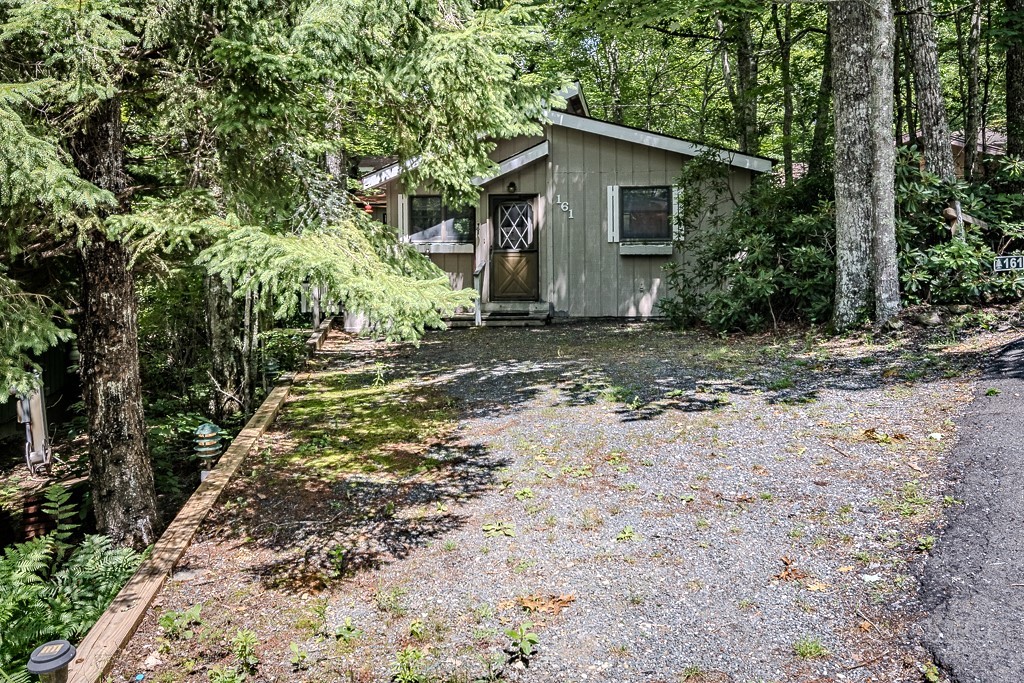 161 Ash Loop Newland, NC 28657 - Photo 2 of 33