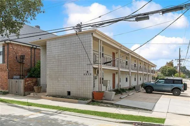 $1,100 | 6650 Fleur De Lis Drive, Unit 10, New Orleans, LA 70124