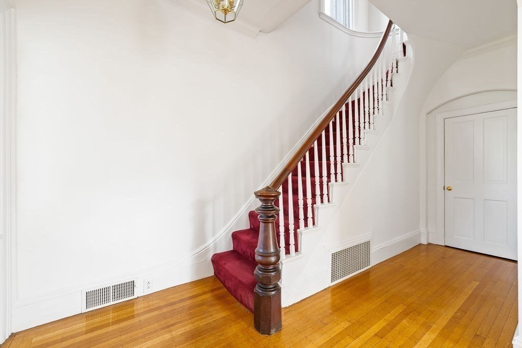 154 Warren Street Needham, MA 02492 - Photo 12 of 24