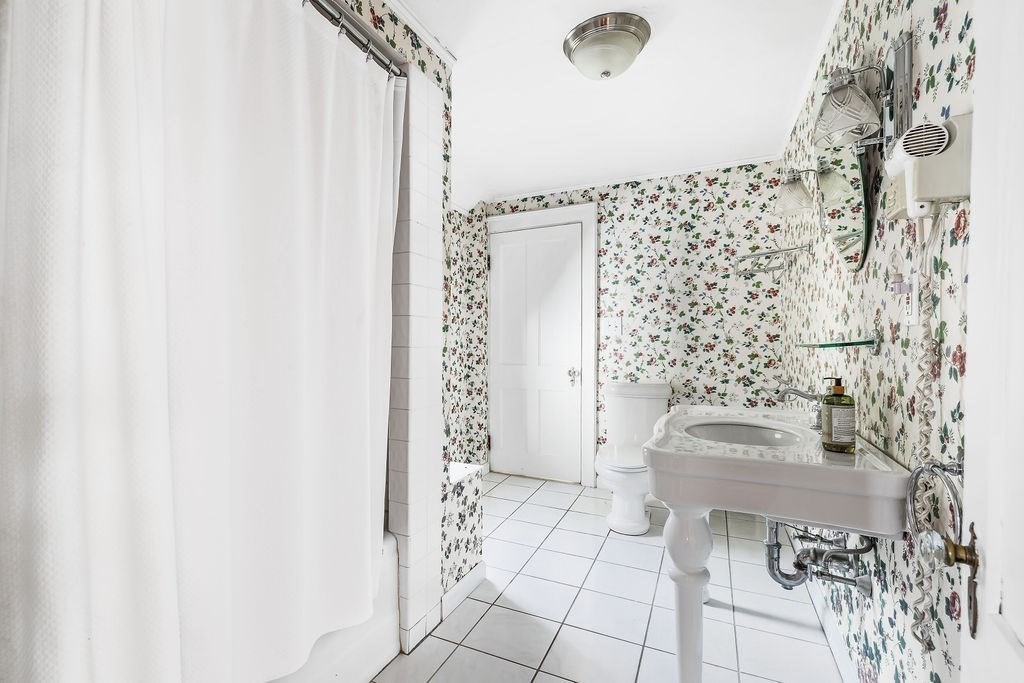 154 Warren Street Needham, MA 02492 - Photo 17 of 24