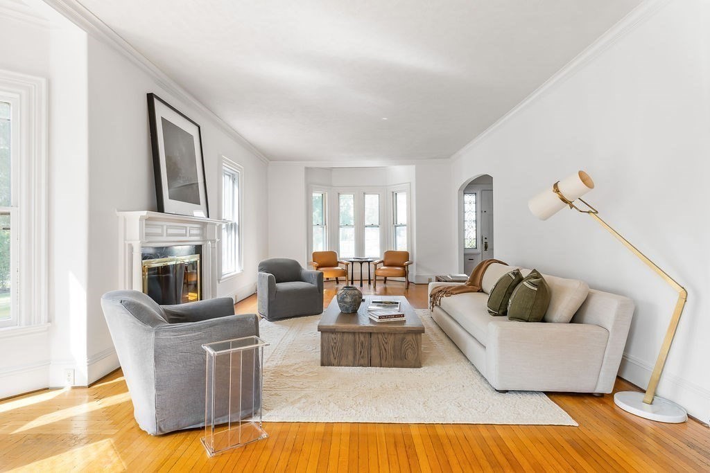 154 Warren Street Needham, MA 02492 - Photo 7 of 24