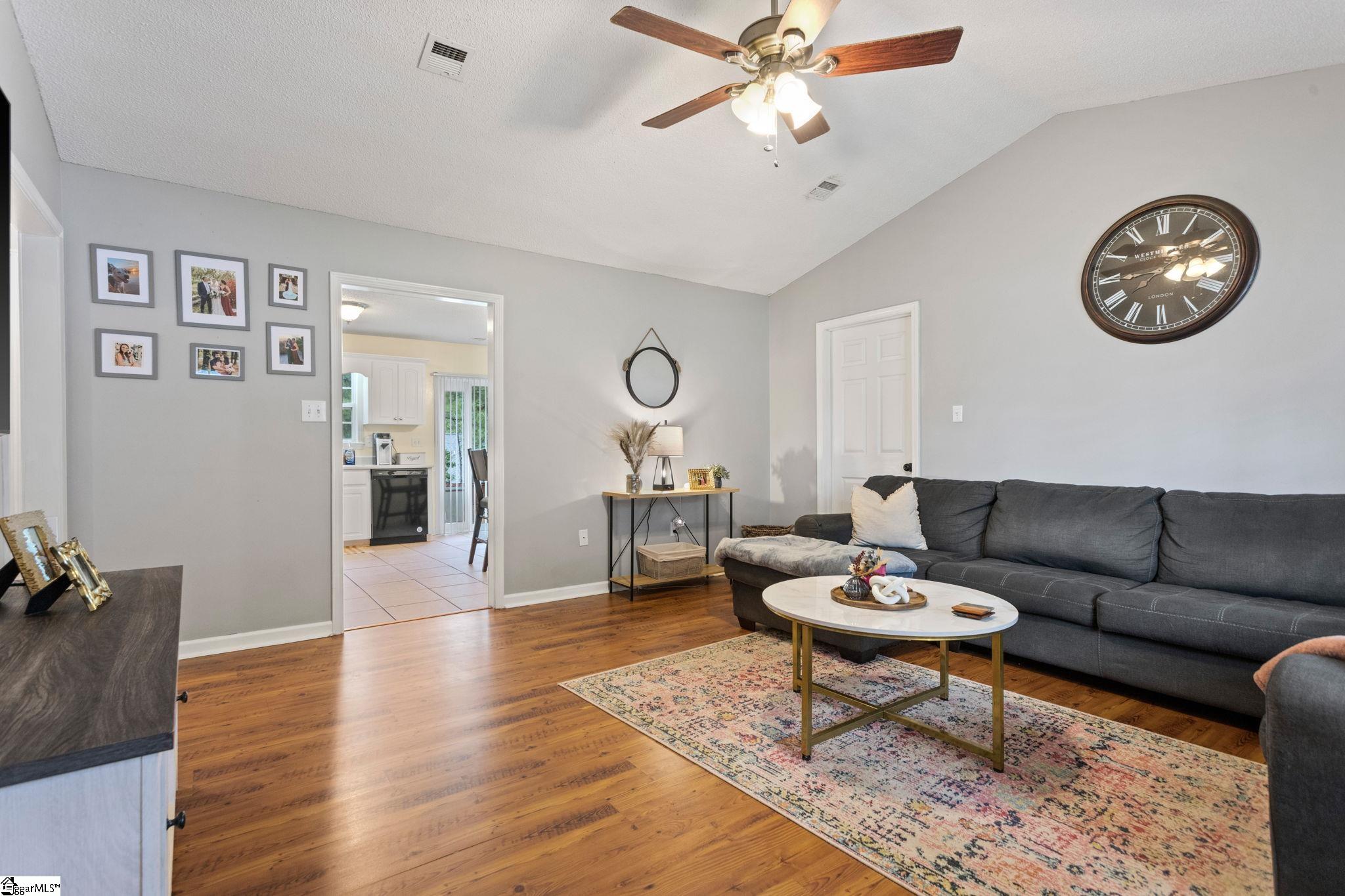 157 Old Timber Road Woodruff, SC 29388 - Photo 4 of 26 Gallery Image 4