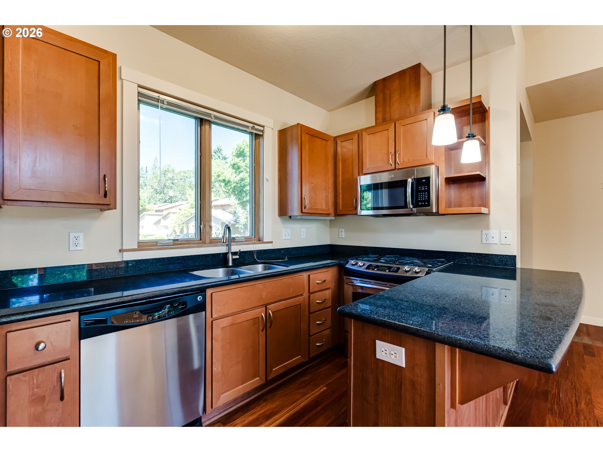 1485 Perdue Loop Eugene, OR 97401 - Photo 6 of 33