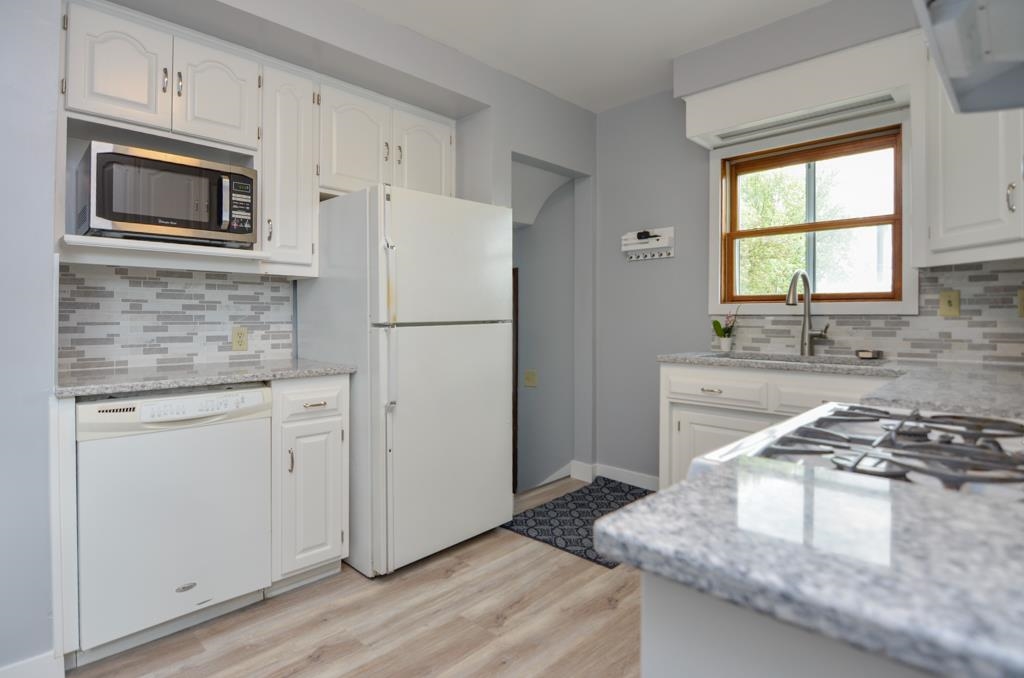 3672 Finger Road Green Bay, WI 54311 - Photo 7 of 40