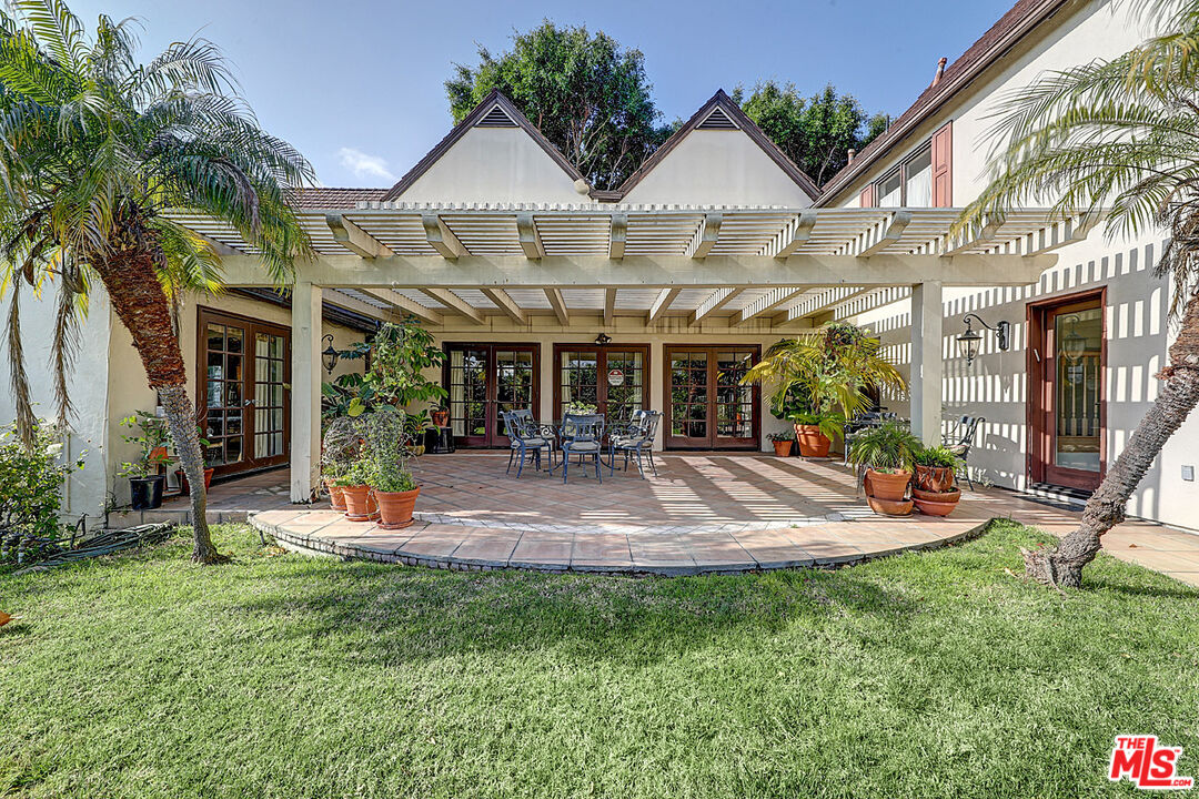 322 North June Street Los Angeles, CA 90004 - Photo 29 of 36