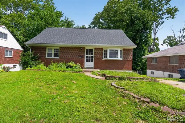$154,900 | 8643 Belcrest Drive, St. John, MO 63114
