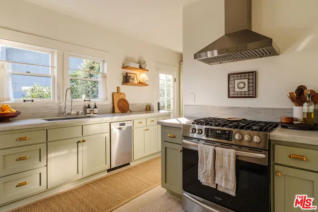 $2,050,000 | 1535 North Gardner Street, Los Angeles, CA 90046