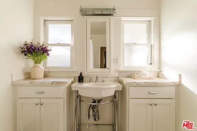 $2,050,000 | 1535 North Gardner Street, Los Angeles, CA 90046