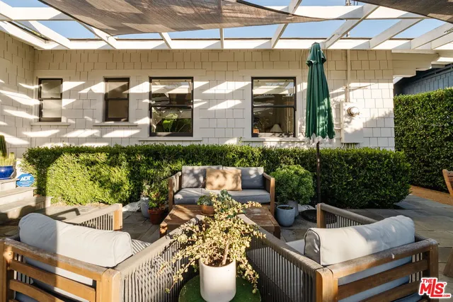 $2,050,000 | 1535 North Gardner Street, Los Angeles, CA 90046