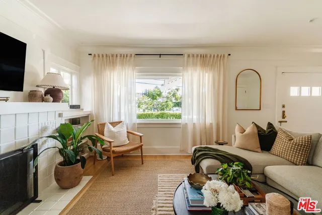 $2,050,000 | 1535 North Gardner Street, Los Angeles, CA 90046