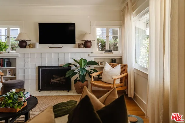 $2,050,000 | 1535 North Gardner Street, Los Angeles, CA 90046