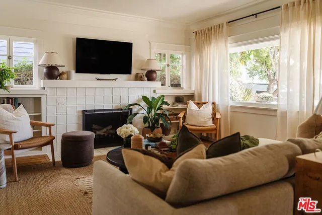 $2,050,000 | 1535 North Gardner Street, Los Angeles, CA 90046