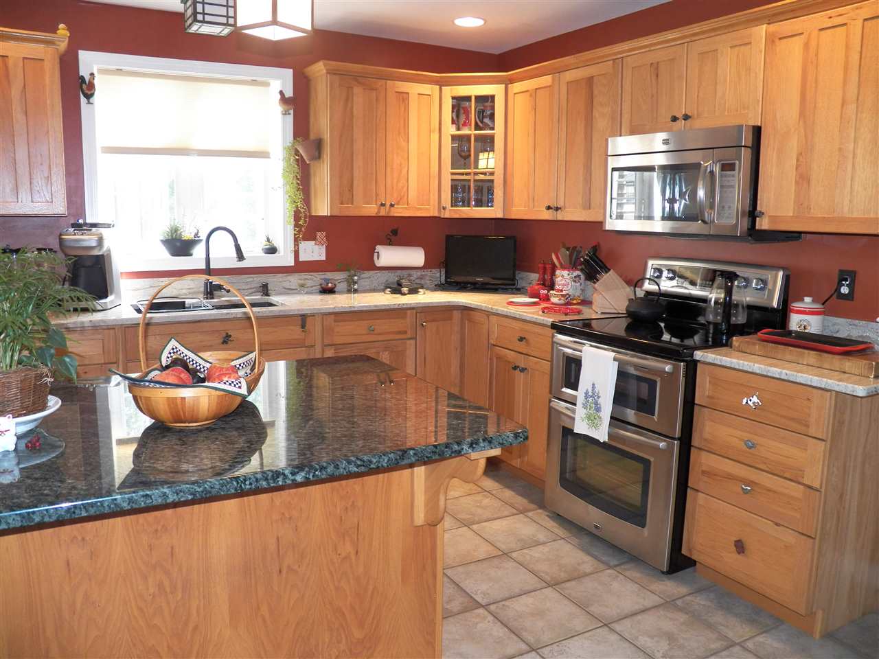 520 Candia Road Chester, NH 03036 - Photo 3 of 32