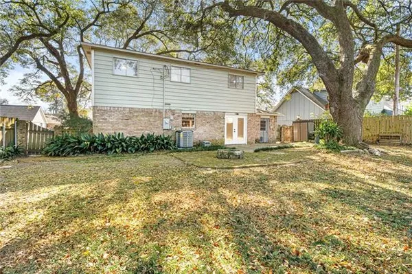 $2,300 | 5730 Pembrook Drive, New Orleans, LA 70131