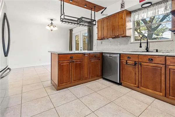 $2,300 | 5730 Pembrook Drive, New Orleans, LA 70131