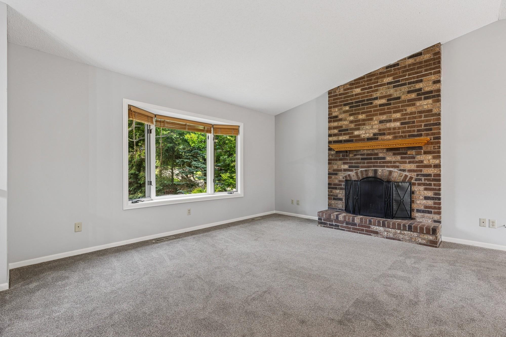 551 Townes Road Minnetonka, MN 55391 - Photo 4 of 29 Gallery Image 4