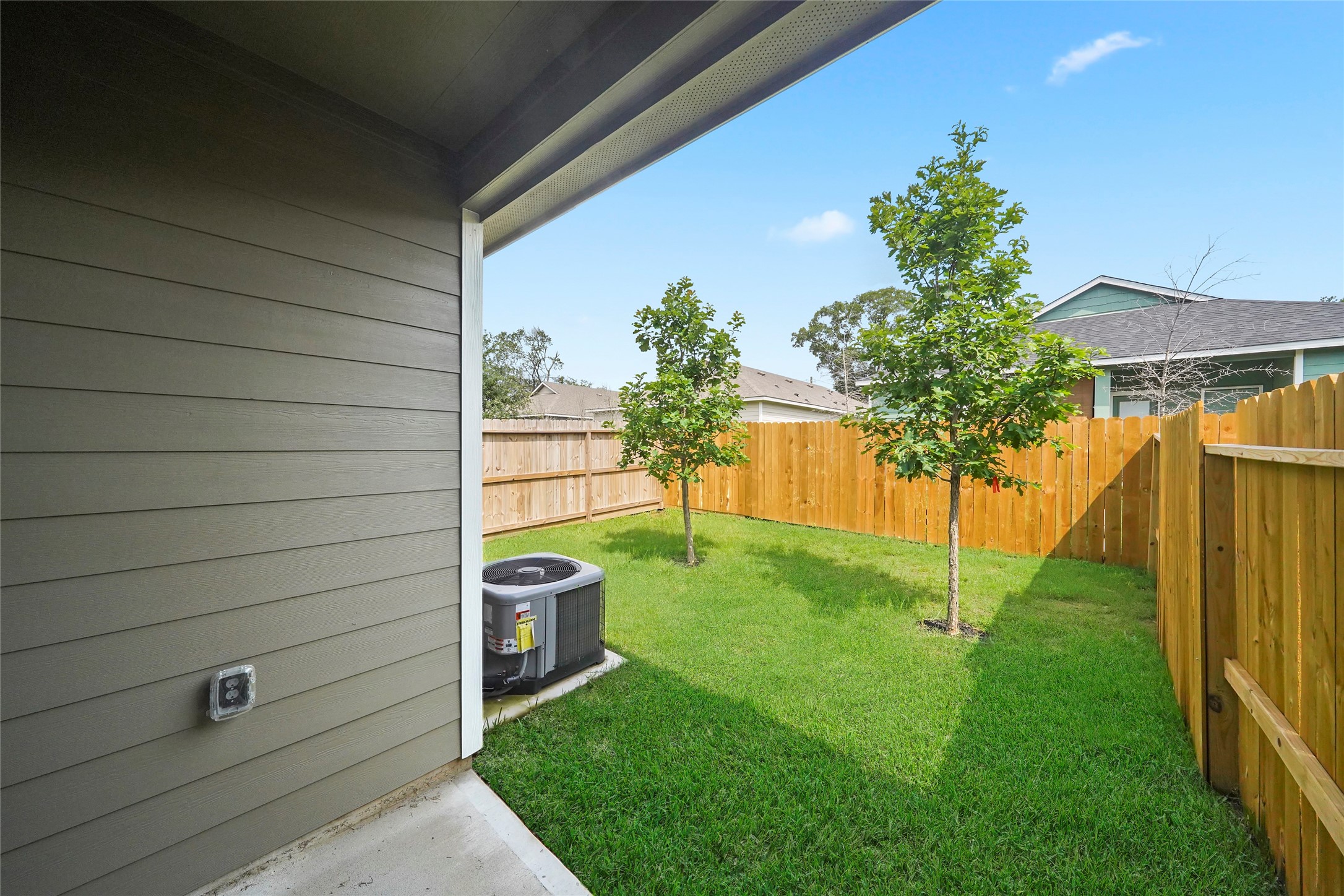 412-414 Avenue H Conroe, TX 77301 - Photo 23 of 25 a view of a garden