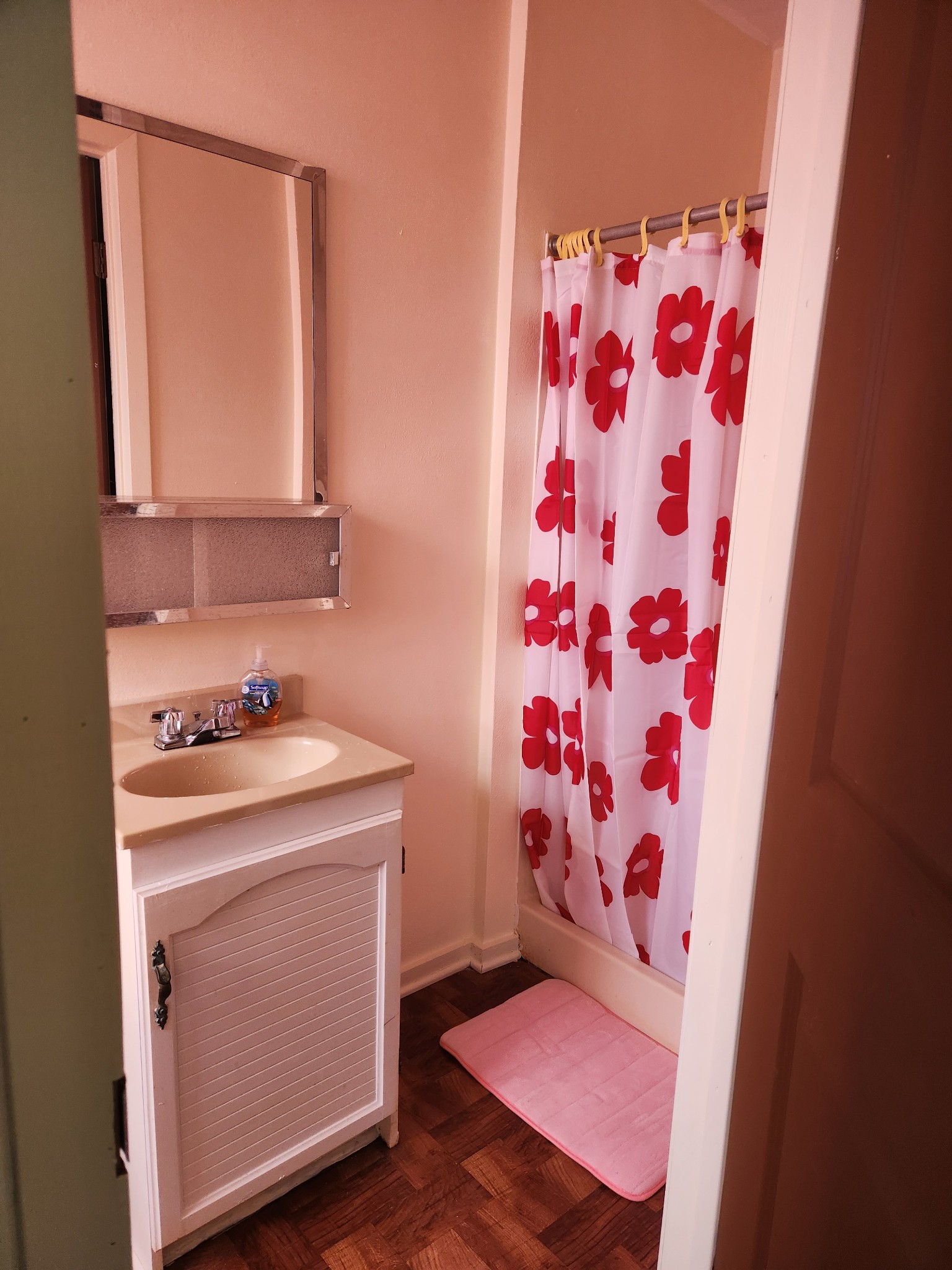 4670 Opu Road Kalaheo, HI 96741 - Photo 5 of 27 a bathroom with a sink and a vanity