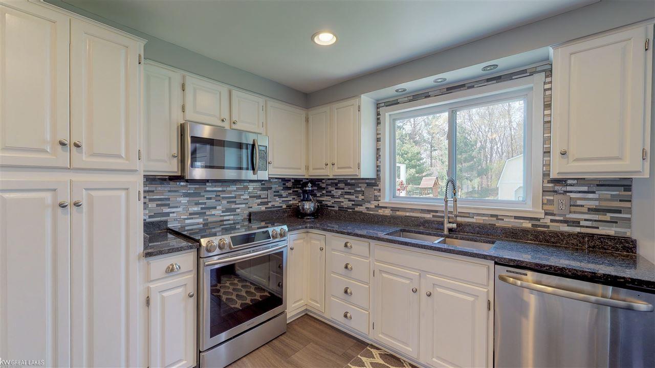 3408 East Cook Road Grand Blanc, MI 48439 - Photo 17 of 48 31379354-16.JPG