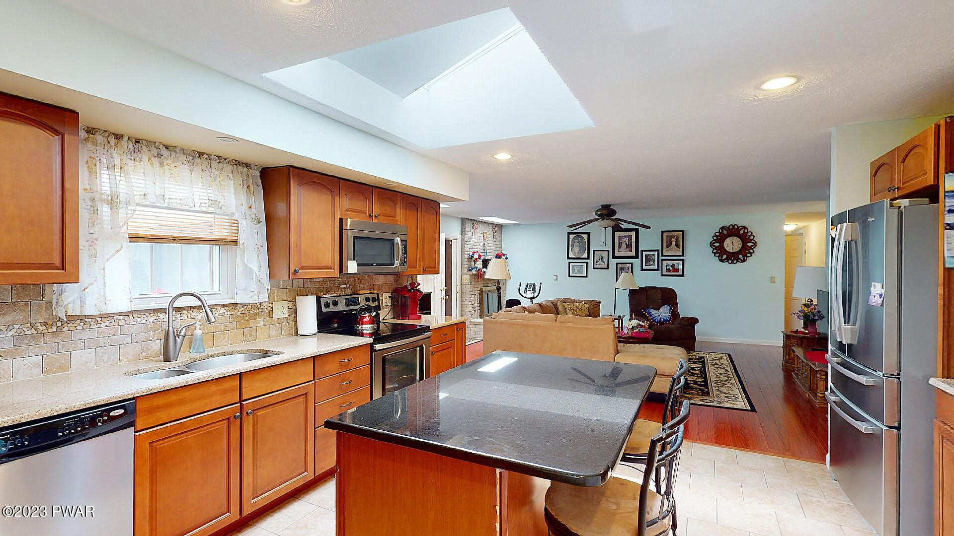 720 Cortez Road Lake Ariel, PA 18436 - Photo 6 of 44