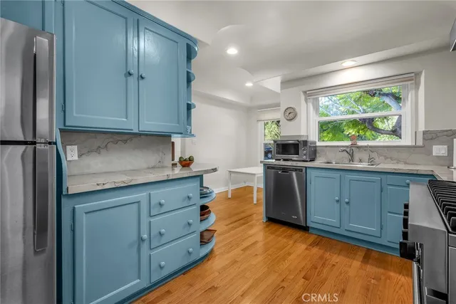 $6,995 | 3721 Lankershim Boulevard, Los Angeles, CA 90068