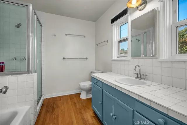 $6,995 | 3721 Lankershim Boulevard, Los Angeles, CA 90068