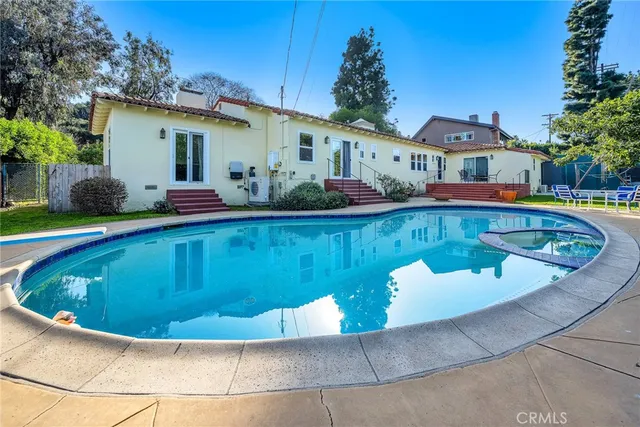 $6,995 | 3721 Lankershim Boulevard, Los Angeles, CA 90068