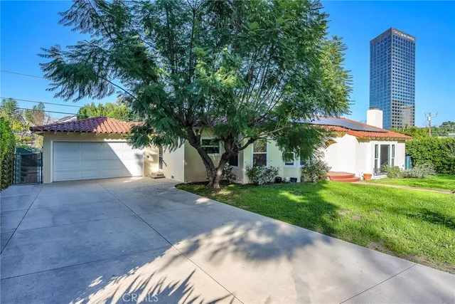 $6,995 | 3721 Lankershim Boulevard, Los Angeles, CA 90068