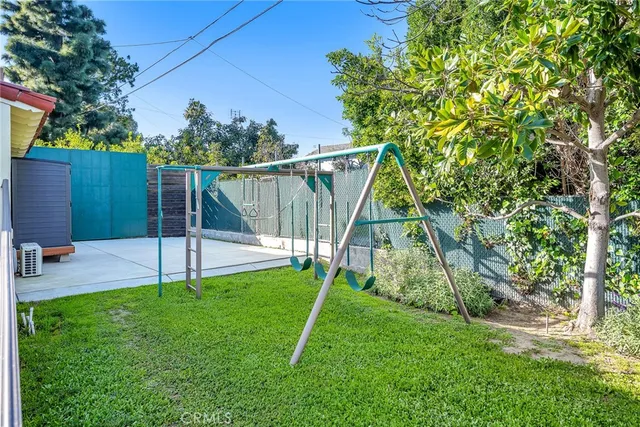 $6,995 | 3721 Lankershim Boulevard, Los Angeles, CA 90068