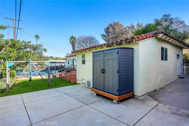 $6,995 | 3721 Lankershim Boulevard, Los Angeles, CA 90068