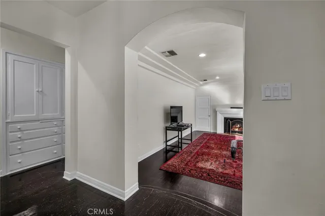 $6,995 | 3721 Lankershim Boulevard, Los Angeles, CA 90068