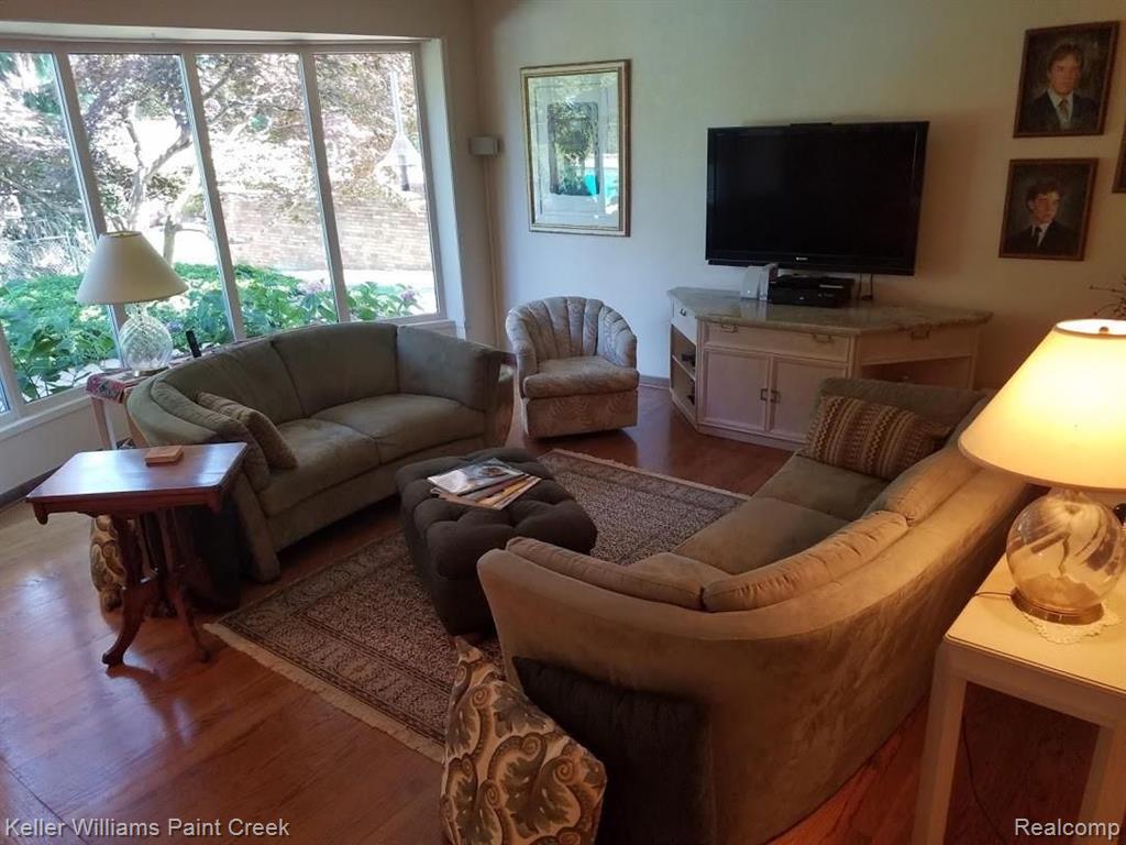 2210 Kingsford Road Rochester Hills, MI 48309 - Photo 19 of 34