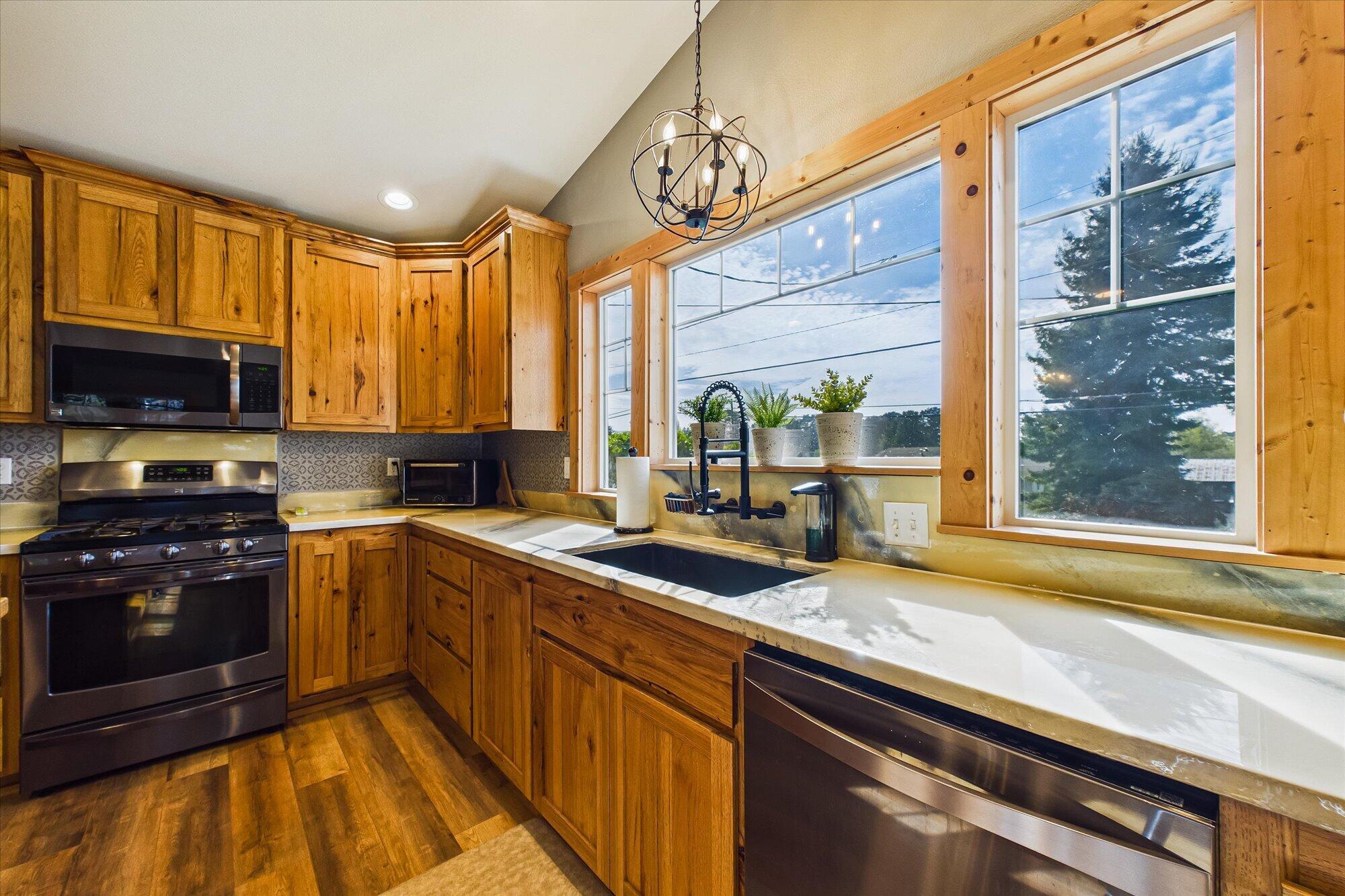 1675 Rohnerville Road Fortuna, CA 95540 - Photo 10 of 41