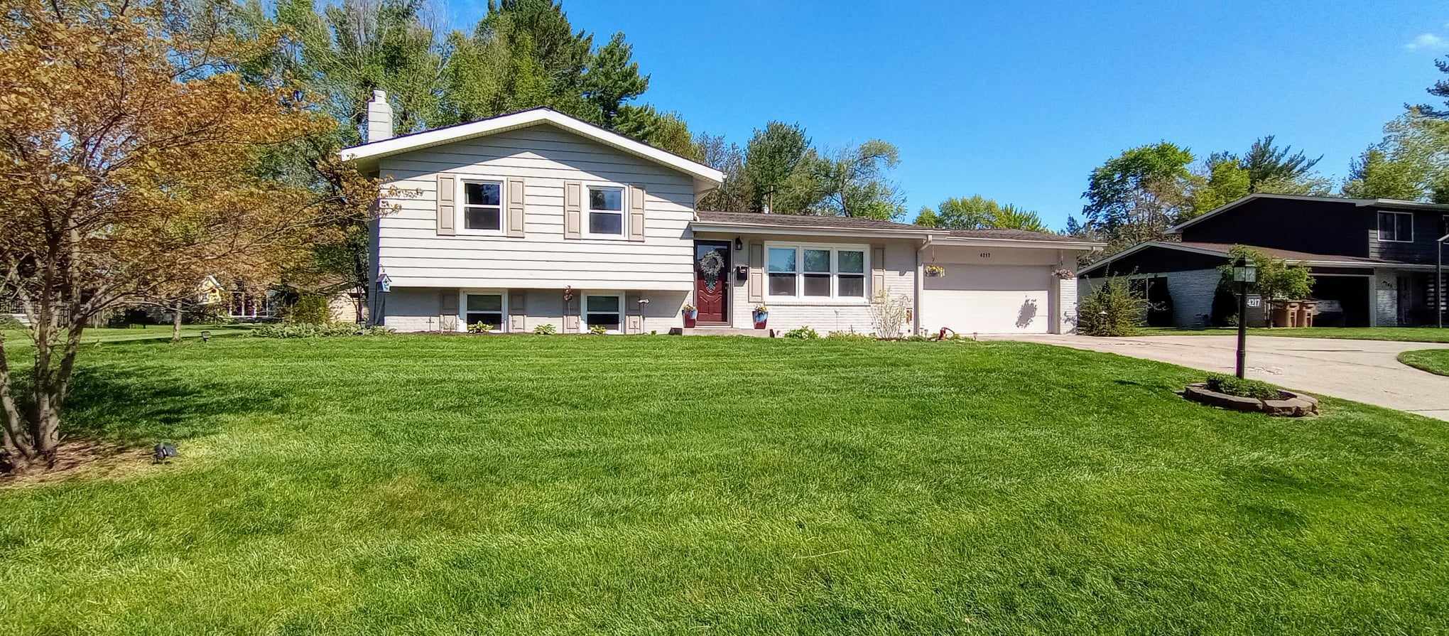 4217 Ridgeway Avenue Columbus, IN 47203 - Photo 3 of 67