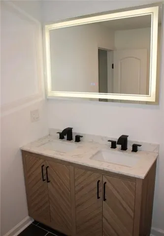 $479,000 | 5025 Lydia Avenue, Kansas City, MO 64110