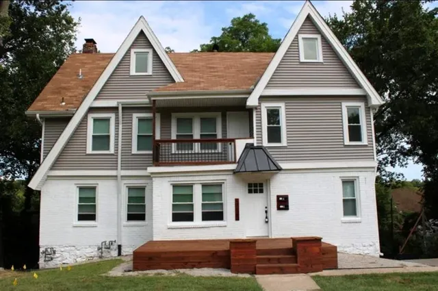 $479,000 | 5025 Lydia Avenue, Kansas City, MO 64110