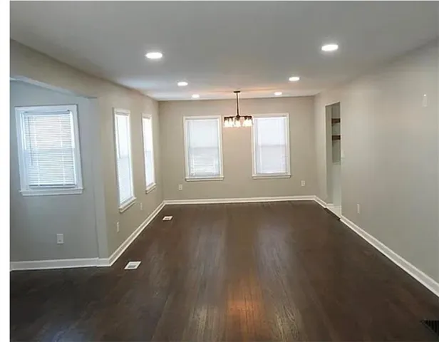 $479,000 | 5025 Lydia Avenue, Kansas City, MO 64110