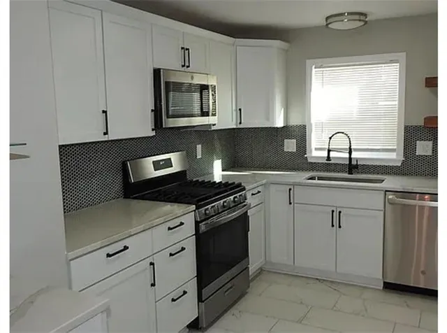 $479,000 | 5025 Lydia Avenue, Kansas City, MO 64110